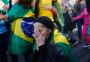 Manifestantes fazem vigília em frente a quartel em Porto Alegre