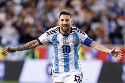 Football: Friendly game: Argentina v JamaicaArgentinas Lionel Messi celebrates his goal during the international friendly football match between Argentina and Jamaica at Red Bull Arena in Harrison, New Jersey, on September 27, 2022. (Photo by Andres Kudacki / AFP)Editoria: SPOLocal: HarrisonIndexador: ANDRES KUDACKISecao: soccerFonte: AFPFotógrafo: STR<!-- NICAID(15220056) -->