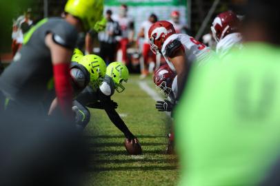 CAXIAS DO SUL, RS, BRASIL, 05/11/2022. União da Serra X Istepôs FA, jogo de estréia do time da serra na Taça Brasil de Futebol Americano, no Centro Esportivo do Sesi. (Bruno Todeschini/Agência RBS)<!-- NICAID(15256878) -->