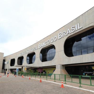 BrasÃ­lia-DF  -  04-11-2022 . Presidenta do PT, deputada, Gleisi Hoffmann, Aloisio Mercadante e parlamentares durante visita ao CCBB.  Foto Lula Marques<!-- NICAID(15257745) -->