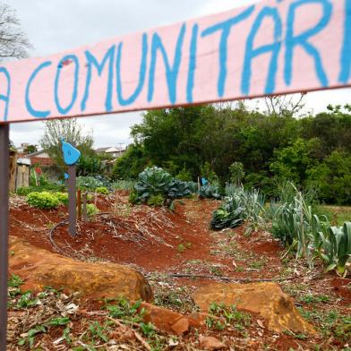 Santa Rosa, RS, Brasil- Ong Terra Verde, INF e moradores desenvolveram a horta comunitária Sabiá como forma de conscientização ambiental aplicando técnicas de permacultura e agrofloresta. Foto: Jonathan Heckler / Agência RBS<!-- NICAID(15246731) -->