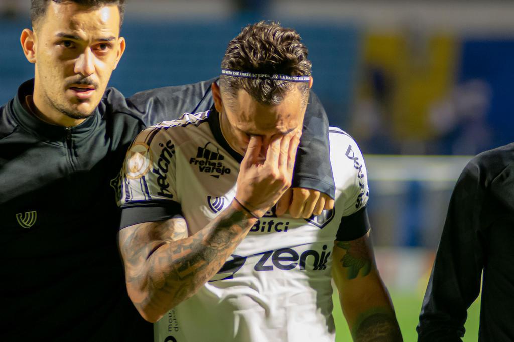 Sport é derrotado pelo Ceará e pode perder vice-liderança da Série B