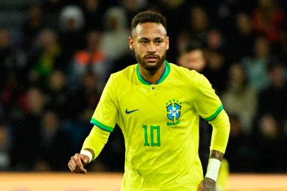 Brazils forward Neymar runs with the ball during the friendly football match between Brazil and Ghana at the Oceane Stadium in Le Havre, northwestern France on September 23, 2022. (Photo by Damien MEYER / AFP)Editoria: SPOLocal: Le HavreIndexador: DAMIEN MEYERSecao: soccerFonte: AFPFotógrafo: STF<!-- NICAID(15263150) -->