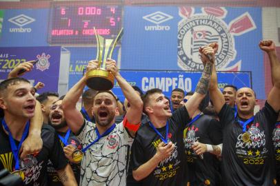 Erechim, RS, Brasil, 13/11/2022 - Atlântico e Corinthians fazem o 2º jogo da final da Liga Nacional de Futsal em Erechim - Foto: Jefferson Botega/Agência RBSIndexador: Jeff Botega<!-- NICAID(15263876) -->