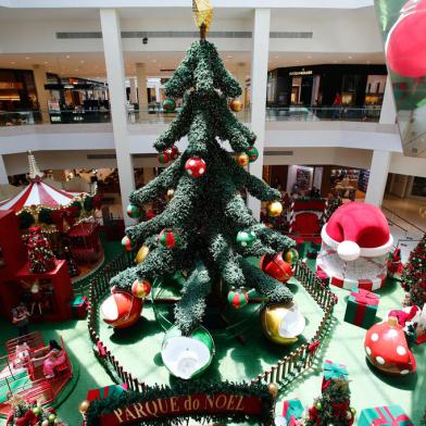 Porto Alegre, RS, Brasil, 16/11/2022 - Shopping Iguatemi já está decorado para o Natal - Foto: Jonathan Heckler/Agência RBS<!-- NICAID(15266901) -->