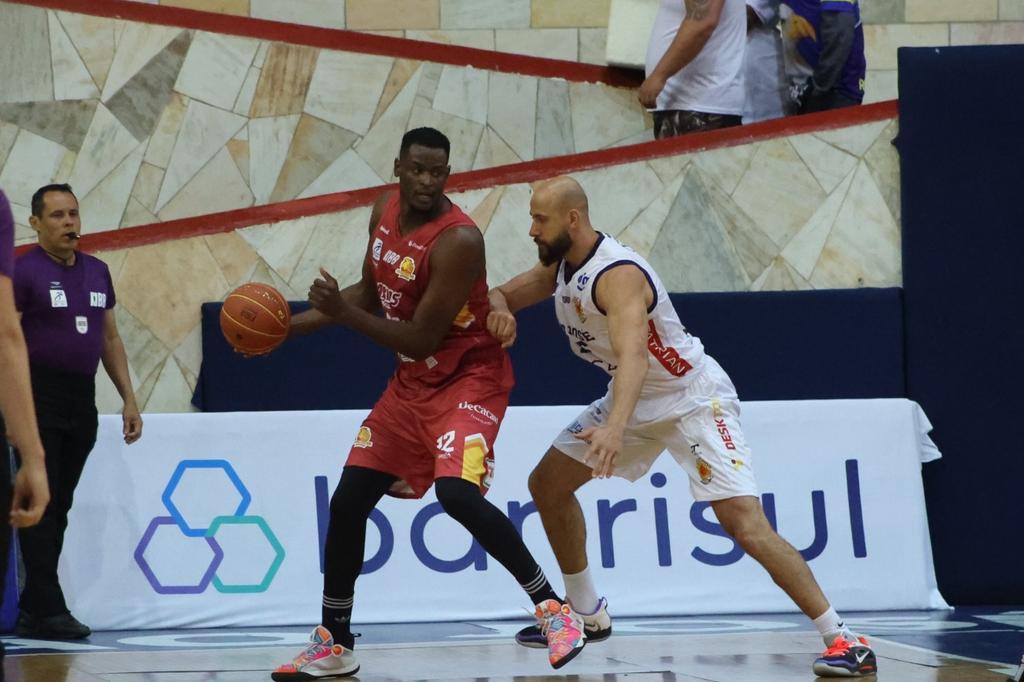 São José Basketball vence e força o terceiro jogo nesta quarta