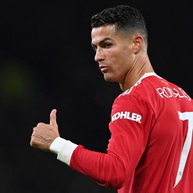 Manchester Uniteds Portuguese striker Cristiano Ronaldo gestures during the UEFA Champions league group F football match between Manchester United and Atalanta at Old Trafford stadium in Manchester, north west England, on October 20, 2021. (Photo by Paul ELLIS / AFP)Editoria: SPOLocal: ManchesterIndexador: PAUL ELLISSecao: soccerFonte: AFPFotógrafo: STF<!-- NICAID(14922627) -->