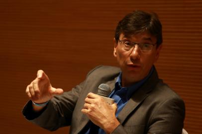 Márcio PochmannBrasil, São Paulo, SP, 22/08/2018. Retrato de Márcio Pochmann, economista ligado à campanha do PT à Presidência, durante evento Os Economistas das Eleições, realizado no auditório da Fundação Getúlio Vargas, na região central de São Paulo. FOTO: HÉLVIO ROMERO/ ESTADÃO CONTEÚDO. - Crédito:HÉLVIO ROMERO/ESTADÃO CONTEÚDO/AE/Código imagem:219609Editoria: ECOLocal: SÃO PAULOIndexador: HÉLVIO ROMEROFonte: AGEFotógrafo: HELVIO ROMERO<!-- NICAID(15269265) -->