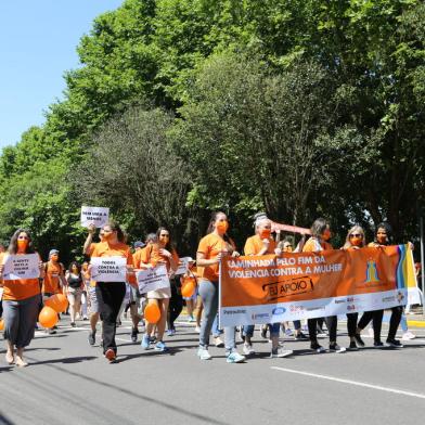 Caminhada pelo fim da violência contra mulheres e meninas em Caxias do Sul<!-- NICAID(15272437) -->