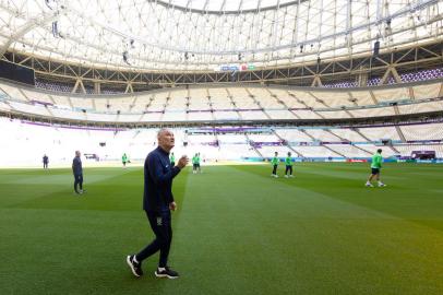 Integrantes da delegação da Seleção Brasileira visitam o Estádio Lusail, em Doha, no Catar. Na foto, o técnico Tite<!-- NICAID(15271883) -->