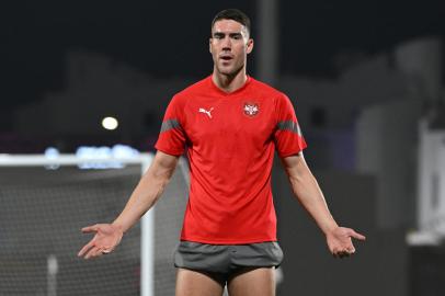 Serbias forward Dusan Vlahovic takes part in a training session at Al Arabi SC in Doha on November 23, 2022, on the eve of the Qatar 2022 World Cup football match between Brazil and Serbia. (Photo by ANDREJ ISAKOVIC / AFP)<!-- NICAID(15274124) -->