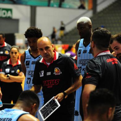 CAXIAS DO SUL, RS, BRASIL, 23/11/2022. Caxias do Sul Basquete x São Paulo,  jogo válido pela quinta rodada do Novo Basquete Brasil - NBB 2022/2023 - e realizado no ginásio do Sesi. (Porthus Junior/Agência RBS)<!-- NICAID(15274449) -->