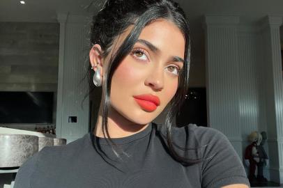 Selfie Kylie Jenner<!-- NICAID(15274830) -->