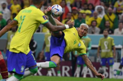 BRASIL X SÉRVIAQAT - FUTEBOL/COPA DO MUNDO/BRASIL X SÉRVIA - ESPORTES - Richarlison, do Brasil, acerta voleio para marcar o seu segundo gol na partida contra a Sérvia válida pela 1ª   rodada do Grupo G da Copa do Mundo de 2022, no Estádio Lusail, em Lusail, no norte de Doha, no Catar, nesta quinta-  feira, 24 de novembro de 2022.    24/11/2022 - Foto: ALEXANDRE BRUM/ENQUADRAR/ESTADÃO CONTEÚDOEditoria: ESPORTESLocal: DOHAIndexador: ALEXANDRE BRUMFonte: Agencia EnquadrarFotógrafo: ENQUADRAR<!-- NICAID(15275768) -->