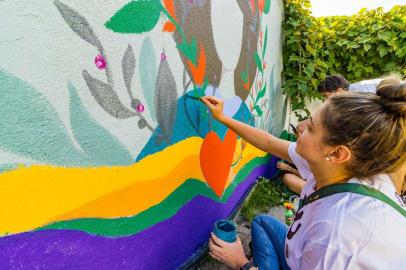 Delegacia de Polícia de Combate à Intolerância (DPCI), em Porto Alegre, foi revitalizada por voluntários do projeto social DU99<!-- NICAID(15279652) -->