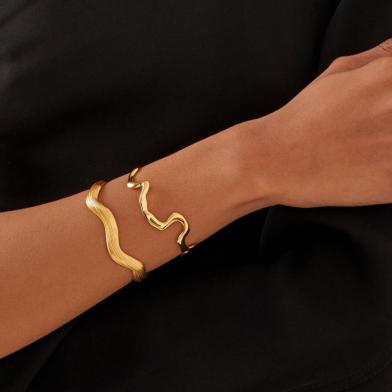 Coluna Roberta Weber: Pulseiras e braceletes são tendência para o verão 2023; veja em quais modelos apostar<!-- NICAID(15282550) -->