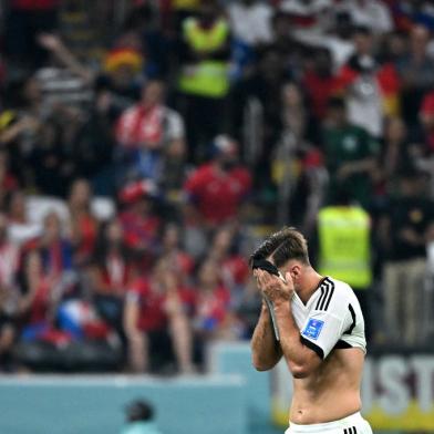 Germanys forward #09 Niclas Fuellkrug reacts at the end of the Qatar 2022 World Cup Group E football match between Costa Rica and Germany at the Al-Bayt Stadium in Al Khor, north of Doha on December 1, 2022. (Photo by Ina Fassbender / AFP)Editoria: SPOLocal: Al KhorIndexador: INA FASSBENDERSecao: soccerFonte: AFPFotógrafo: STR<!-- NICAID(15282984) -->