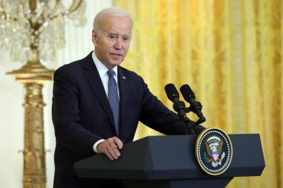 WASHINGTON, DC - DECEMBER 01: U.S. President Joe Biden answers a question during a joint press conference with French President Emmanuel Macron at the White House during an official state visit on December 01, 2022 in Washington, DC. President Biden is welcoming Macron for the first official state visit of the Biden administration.   Kevin Dietsch/Getty Images/AFP (Photo by Kevin Dietsch / GETTY IMAGES NORTH AMERICA / Getty Images via AFP)<!-- NICAID(15283398) -->