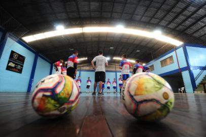 CAXIAS DO SUL, RS, BRASIL, 05/12/2019. A equipe caxiense Top Sport está na decisão da Liga Gaúcha de Futsal, na categoria sub-13. O time comandado pelo técnico Bruno Spritze Stela enfrenta a Uruguaianense, neste domingo, às 11h, no Ginásio Salgado Filho. (Porthus Junior/Agência RBS)<!-- NICAID(14349739) -->