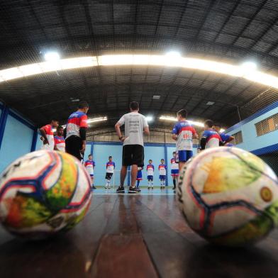 CAXIAS DO SUL, RS, BRASIL, 05/12/2019. A equipe caxiense Top Sport está na decisão da Liga Gaúcha de Futsal, na categoria sub-13. O time comandado pelo técnico Bruno Spritze Stela enfrenta a Uruguaianense, neste domingo, às 11h, no Ginásio Salgado Filho. (Porthus Junior/Agência RBS)<!-- NICAID(14349739) -->