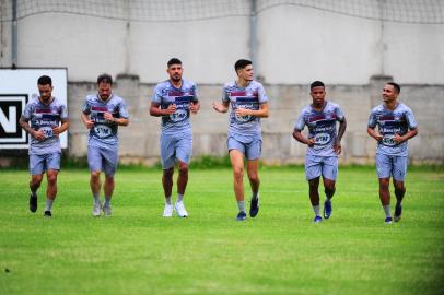 CAXIAS DO SUL, RS, BRASIL, 21/11/2022. Início da pré-temporada 2023 do Caxias.  Treino no CT Baixada Rubra/Vanderlei Bersaghi. (Porthus Junior/Agência RBS)<!-- NICAID(15272002) -->