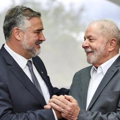 paulo pimenta, lula<!-- NICAID(15285997) -->