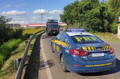 BR-386 tem trânsito bloqueado após suspeita de explosivo na ponte do Rio dos Sinos<!-- NICAID(15287517) -->