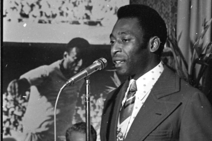 Morreu Pelé, considerado um dos melhores jogadores da história do