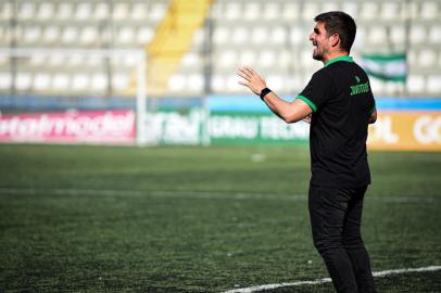 Filipe Führer levou o time sub-17 do Juventude para a final do Campeonato Gaúcho Sub-17<!-- NICAID(15208047) -->