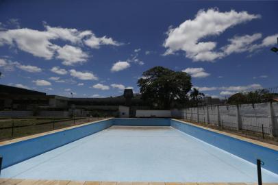 PORTO ALEGRE, RS, BRASIL, 07/12/2022- Blitz nas piscinas públicas. Na foto, CECOPAM - Centro da Comunidade Parque Madepinho, R. Arroio Grande, 50 - Cavalhada. Foto: Lauro Alves  / Agencia RBS<!-- NICAID(15288186) -->