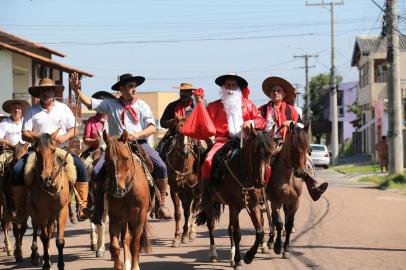 SAPUCAIA DO SUL.10,12,2022.Cavalgada do bem, para recolher alimentos para serem doados, participante do CGT Herança Farroupilha.(RONALDO BERNARDI/AGENCIA RBS).<!-- NICAID(15291928) -->