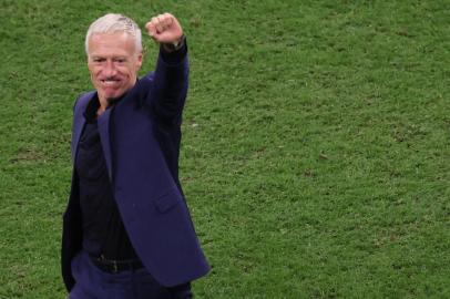 Frances coach Didier Deschamps celebrates his teams victory in the Qatar 2022 World Cup quarter-final football match between England and France at the Al-Bayt Stadium in Al Khor, north of Doha, on December 10, 2022. (Photo by JACK GUEZ / AFP)Editoria: SPOLocal: Al KhorIndexador: JACK GUEZSecao: soccerFonte: AFPFotógrafo: STF<!-- NICAID(15292208) -->