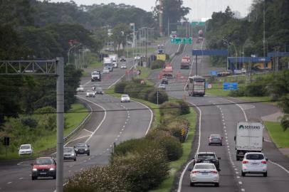 RS, Brasil, 13-12-2022: Situação da rodovia BR-101, trecho de Osório a Torres, para a temporada de verão. Raio-X das estradas para o litoral norte. Foto: Mateus Bruxel / Agência RBSIndexador: Mateus Bruxel<!-- NICAID(15294194) -->