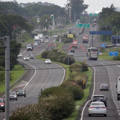 RS, Brasil, 13-12-2022: Situação da rodovia BR-101, trecho de Osório a Torres, para a temporada de verão. Raio-X das estradas para o litoral norte. Foto: Mateus Bruxel / Agência RBSIndexador: Mateus Bruxel<!-- NICAID(15294194) -->