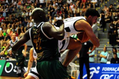 CAXIAS DO SUL, RS, BRASIL, 08/12/2022. Caxias do Sul Basquete x Corinthians,  jogo válido pela 13ª rodada do Novo Basquete Brasil - NBB 2022/2023 - e realizado no ginásio do Sesi. (Porthus Junior/Agência RBS)<!-- NICAID(15290423) -->