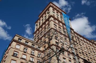 PORTO ALEGRE, RS, BRASIL 17/03/2017 - Quiz - você conhece Porto Alegre? Prédios no entrono da Esquina Democrática. (FOTO: CARLOS MACEDO/AGÊNCIA RBS).<!-- NICAID(12798930) -->