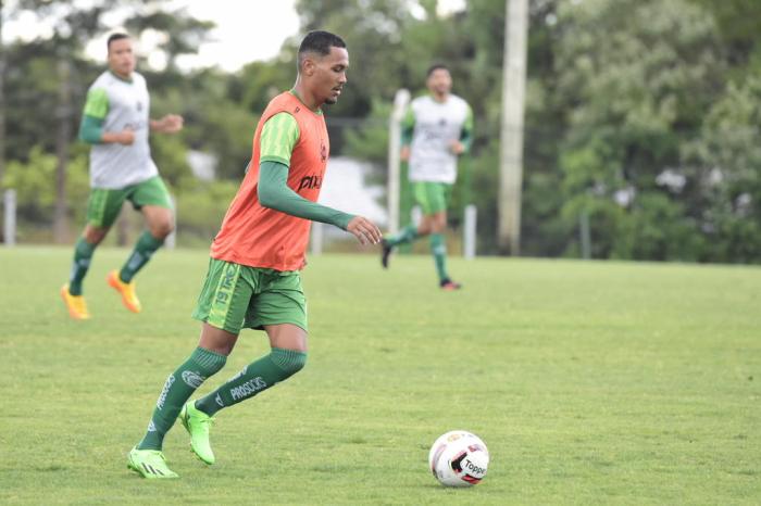 Fernando Alves / E.C.Juventude