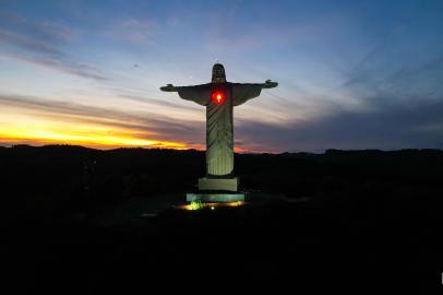 Cristo Protetor, Encantado, coração, coração pulsando, Vale do Taquari <!-- NICAID(15304192) -->