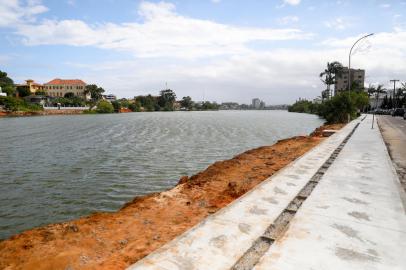 26/12/2022 - TORRES, RS - Pontos turísticos de Torres, no Litoral Norte, devem ser revitalizados para a temporada de verão. GZH está acompanhando, desde novembro, o andamento das obras de restauração das áreas que devem ser reformadas. FOTO: Camila Hermes, Agência RBS<!-- NICAID(15305001) -->