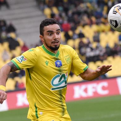 Nantes Brazilian defender Fabio Da Silva eyes the ball during the French Cup  round-of 32 football match between Nantes (FC Nantes) and  Vitre (AS Vitre) at La Beaujoire Stadium, western France on January 2, 2022. (Photo by Sebastien SALOM-GOMIS / AFP)Editoria: SPOLocal: NantesIndexador: SEBASTIEN SALOM-GOMISSecao: soccerFonte: AFPFotógrafo: STR<!-- NICAID(15305081) -->