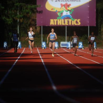 CAXIAS DO SUL, RS, BRASIL. Disputas das provas de atletismo da 24° edição das Surdolimpíadas, no SESI, em Caxias do Sul. (Bruno Todeschini/Agência RBS)<!-- NICAID(15090025) -->