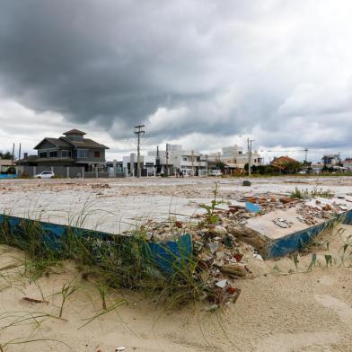 Terreno da antiga colônia de férias do Banrisul, em Rainha do Mar,  Xangri-lá ,Liitoral Norte<!-- NICAID(15307559) -->