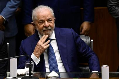 Brazils President-elect Luiz Inacio Lula da Silva looks on during his inauguration ceremony at the National Congress, in Brasilia, on January 1, 2023. - Lula da Silva, a 77-year-old leftist who already served as president of Brazil from 2003 to 2010, takes office for the third time with a grand inauguration in Brasilia. (Photo by MAURO PIMENTEL / AFP)Editoria: POLLocal: BrasíliaIndexador: MAURO PIMENTELSecao: governmentFonte: AFPFotógrafo: STF<!-- NICAID(15309392) -->