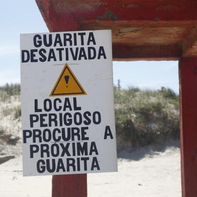 (Salinas) Situação de guaritas nas praias, segundo relatos de leitores. - André Avila/Agência RBS<!-- NICAID(15309561) -->