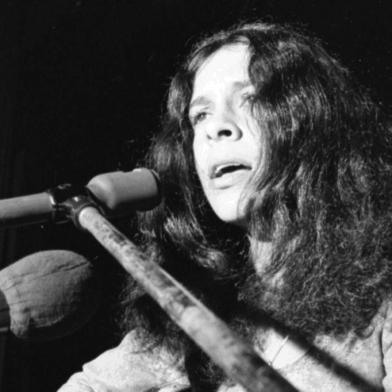 Show de Gal Costa, em Porto Alegre, no ano de 1973.-CRÉDITO: Nico Esteves, Agência RBS, 03/05/1973-#ENVELOPE: 88634<!-- NICAID(15306750) -->