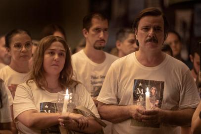 TODO DIA A MESMA NOITE. (L to R) DEBORA LANM as SIL, THELMO FERNANDES as PEDRO in TODO DIA A MESMA NOITE. Cr. Guilherme Leporace/Netflix Â© 2023<!-- NICAID(15315904) -->