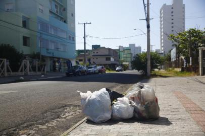 TRAMANDAÍ, RS, BRASIL - 2023.01.10 - Cidade de Tramandaí tem sistema de coleta seletiva<!-- NICAID(15317646) -->