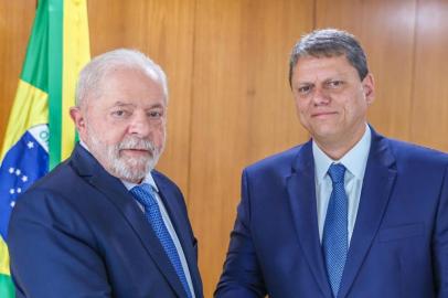 Lula e Tarcísio de Freitas - Foto: Ricardo Stuckert/Presidência da República<!-- NICAID(15318696) -->