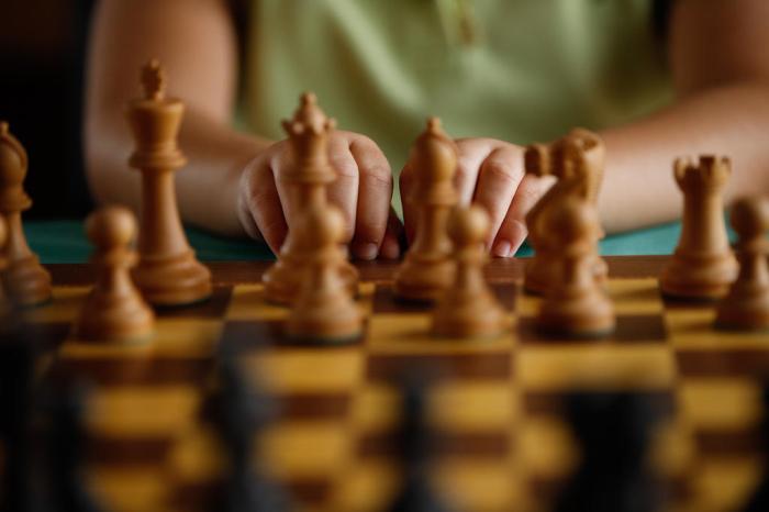 NE1, 'Ala da Dama' leva xadrez para crianças, jovens e mulheres, no Recife