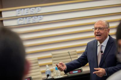 Alckmin evita tomar posição em crise na Fiesp: Assunto internoSP - FIESP/ASSEMBLEIA/REUNIÃO/ALCKMIN/JOSUÉ GOMES  - ECONOMIA - O vice-presidente da República e ministro do Desenvolvimento, Indústria, Comércio e Serviços, Geraldo Alckmin     (PSB), participa de reunião com empresários e diretores na sede da Federação das Indústrias do Estado de São Paulo     (FIESP), no centro da capital paulista, nesta segunda-feira, 16 de janeiro de 2023. Josué Gomes, atual presidente     da instituição, também participou do encontro.     16/01/2023 - Foto: BRUNO ROCHA/ENQUADRAR/ESTADÃO CONTEÚDOEditoria: ECONOMIALocal: SÃO PAULOIndexador: BRUNO ROCHAFonte: Agencia EnquadrarFotógrafo: ENQUADRAR<!-- NICAID(15322759) -->